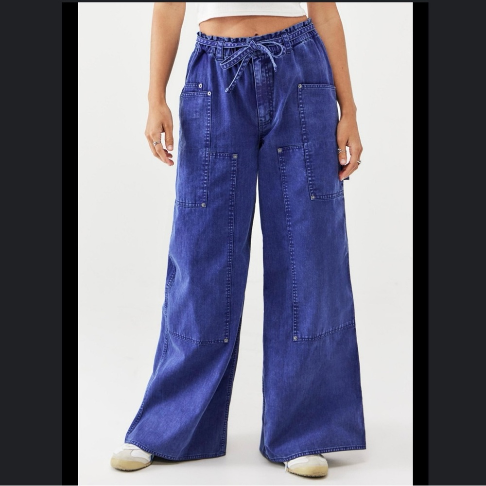 NWOT Urban Outfitters BDG Kayla Wide-leg Cargo Pant - Sz Medium in Dark Blue